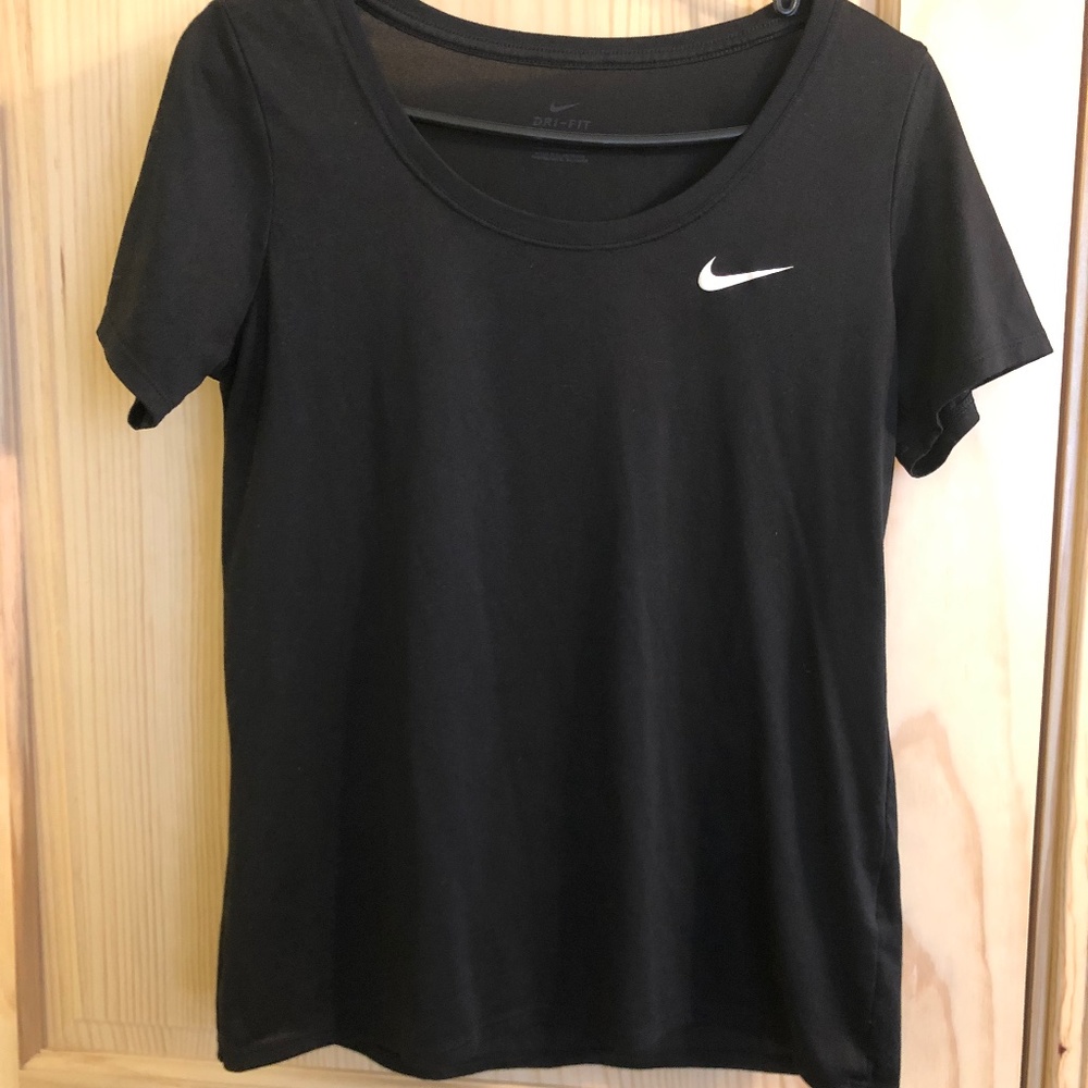 Nike dried fit tee